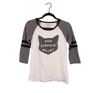 STOP STRESSIN' MEOWT Top Womens M Graphic Cat Lover Raglan Elbow Baseball White